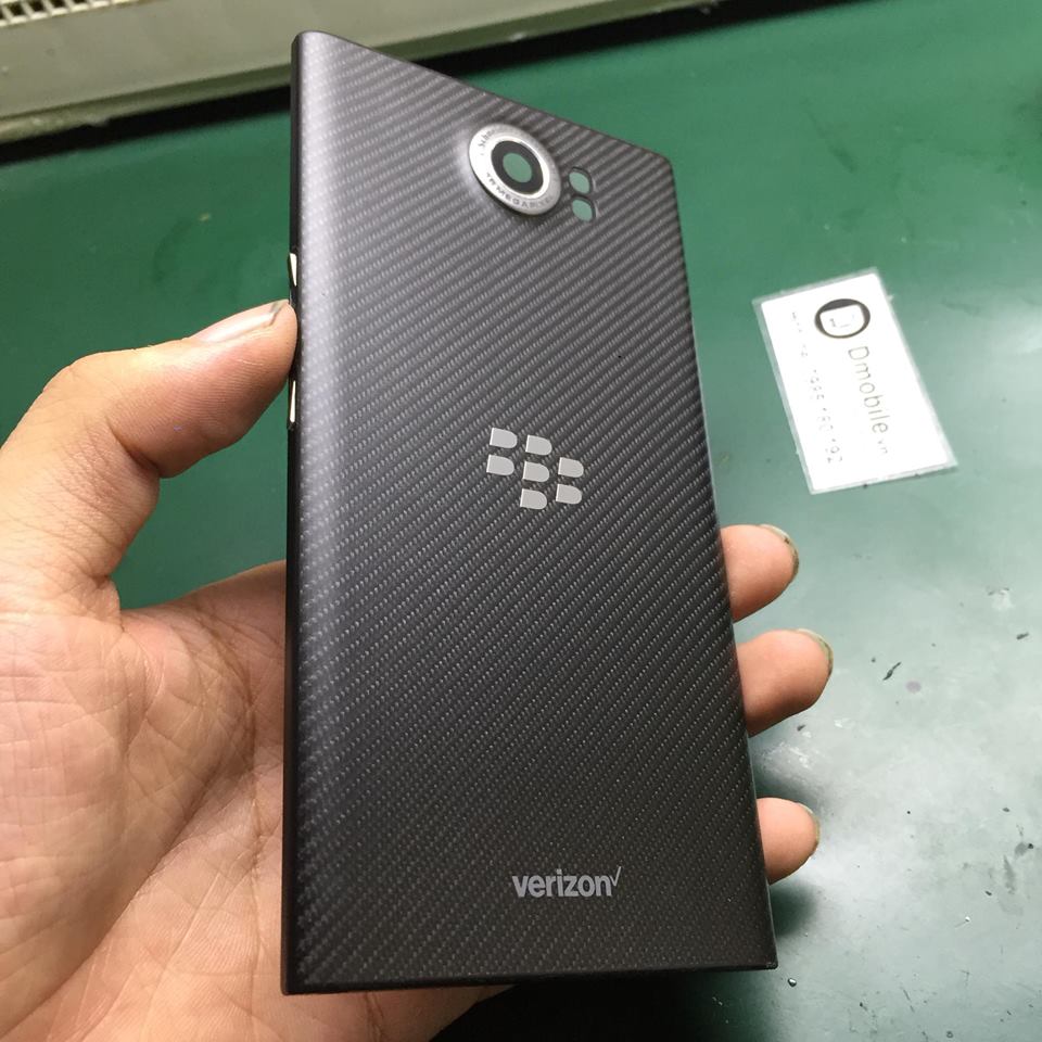 Thay Vỏ Nắp Lưng Blackberry Priv tại Hà Nội.