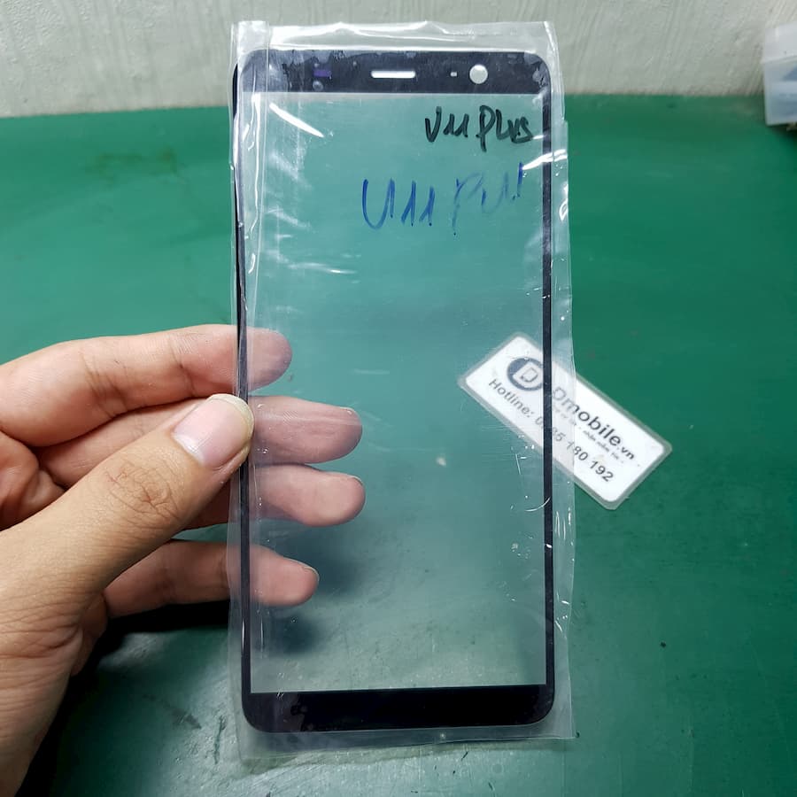 thay kính htc u11 plus